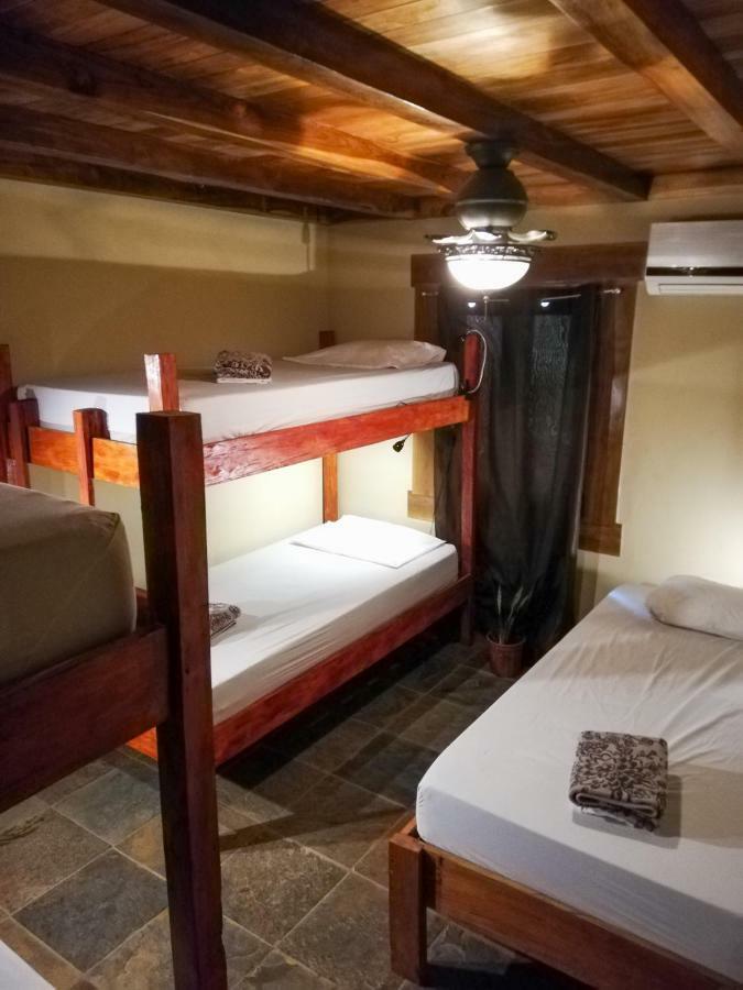 Bodhi Santa Catalina Pansiyon Dış mekan fotoğraf